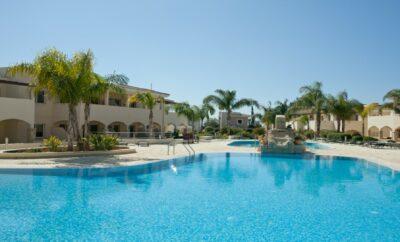 APT E204- A Superb 3 Bed, 3 Bath Penthouse Apt With Large Terrace & Super Pool & Sea Views
